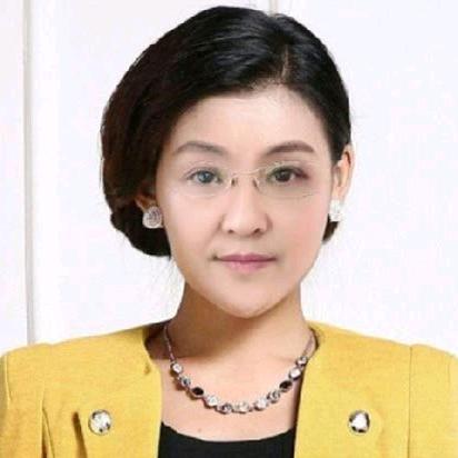 上官凝露