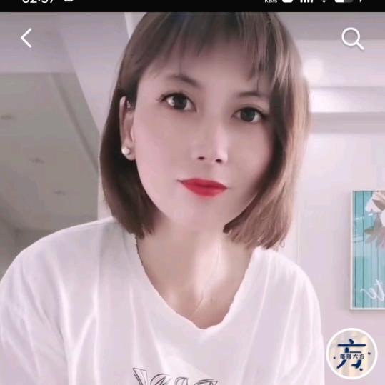 努力卖门的小姐姐