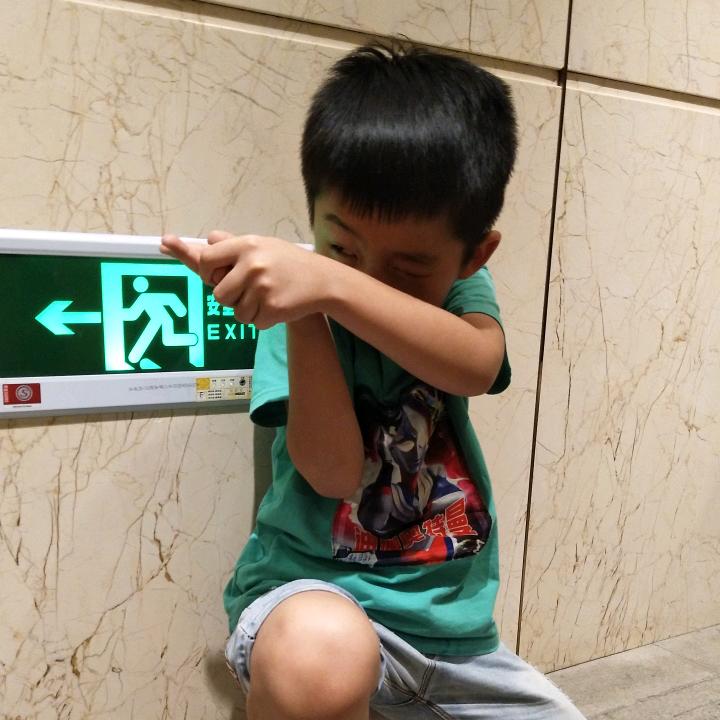 天色