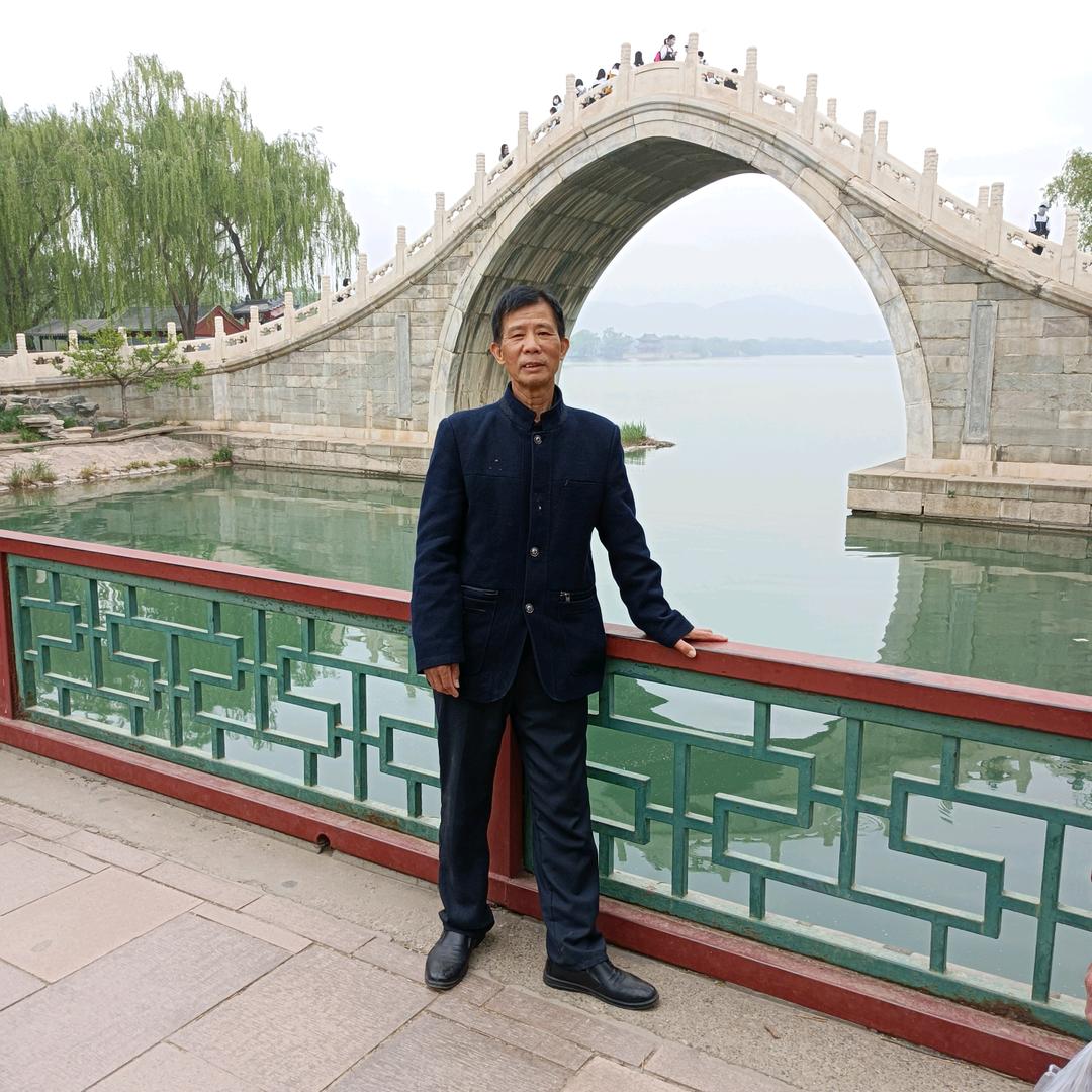 王小青