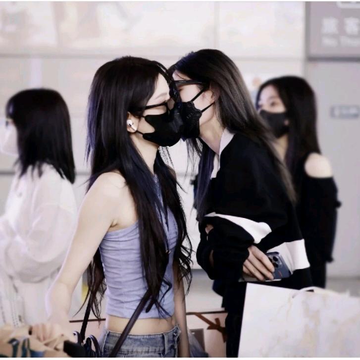 酒窝女孩⁴⁷⁸¹