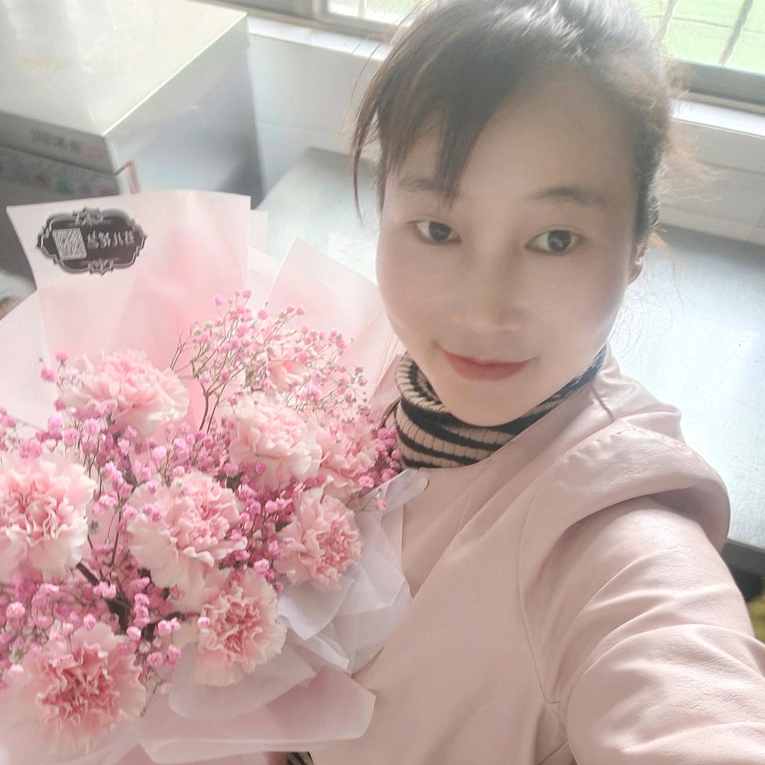 @╭(╯ε莫忘初╰)╮