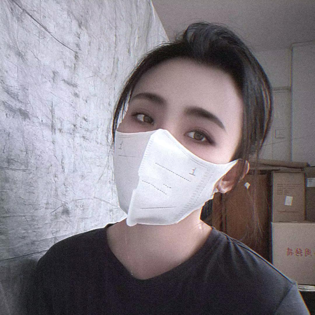@彩儿