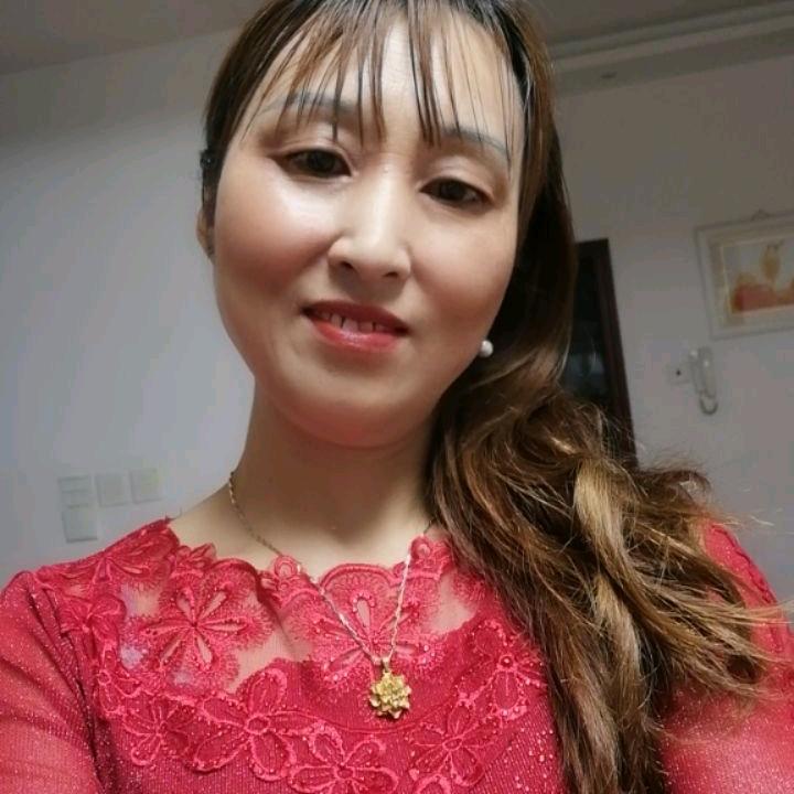 开心怏乐，华华