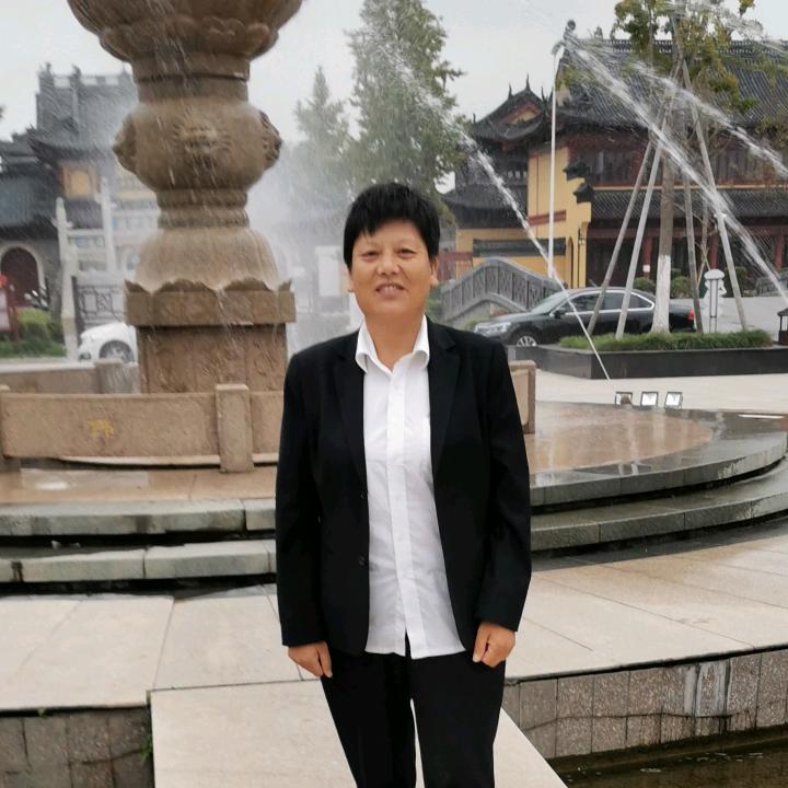施泽云西瓜蔬莱经纪人