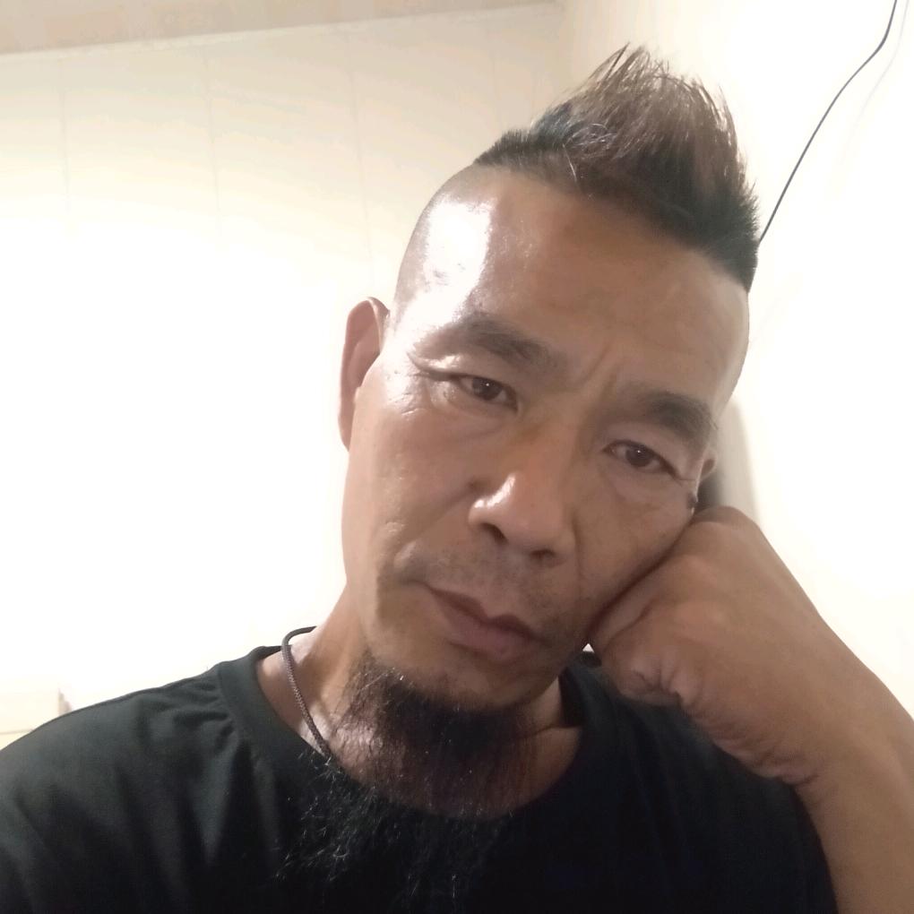 老渔民，渔家院小胡子