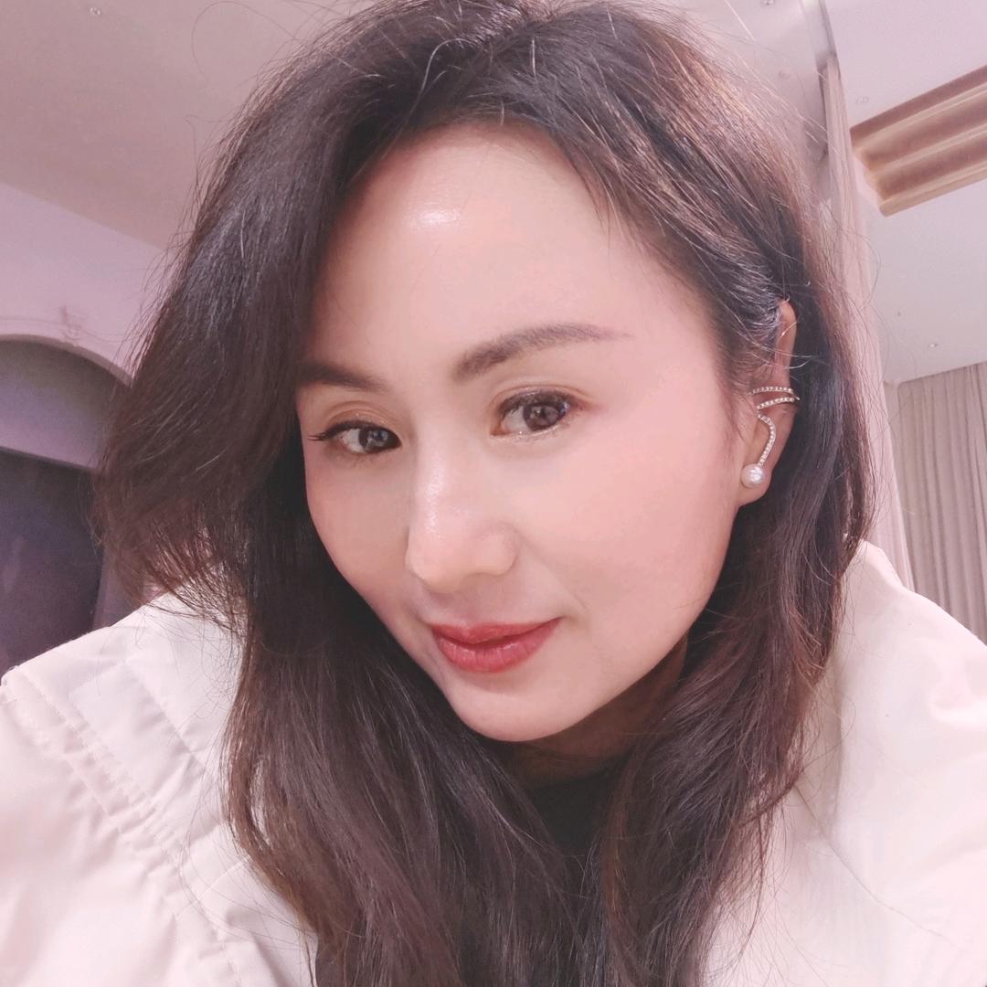 塑胶跑道操场环氧自流平自发光路面车库划线