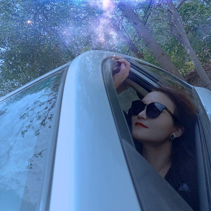 埃菲尔铁塔的微笑