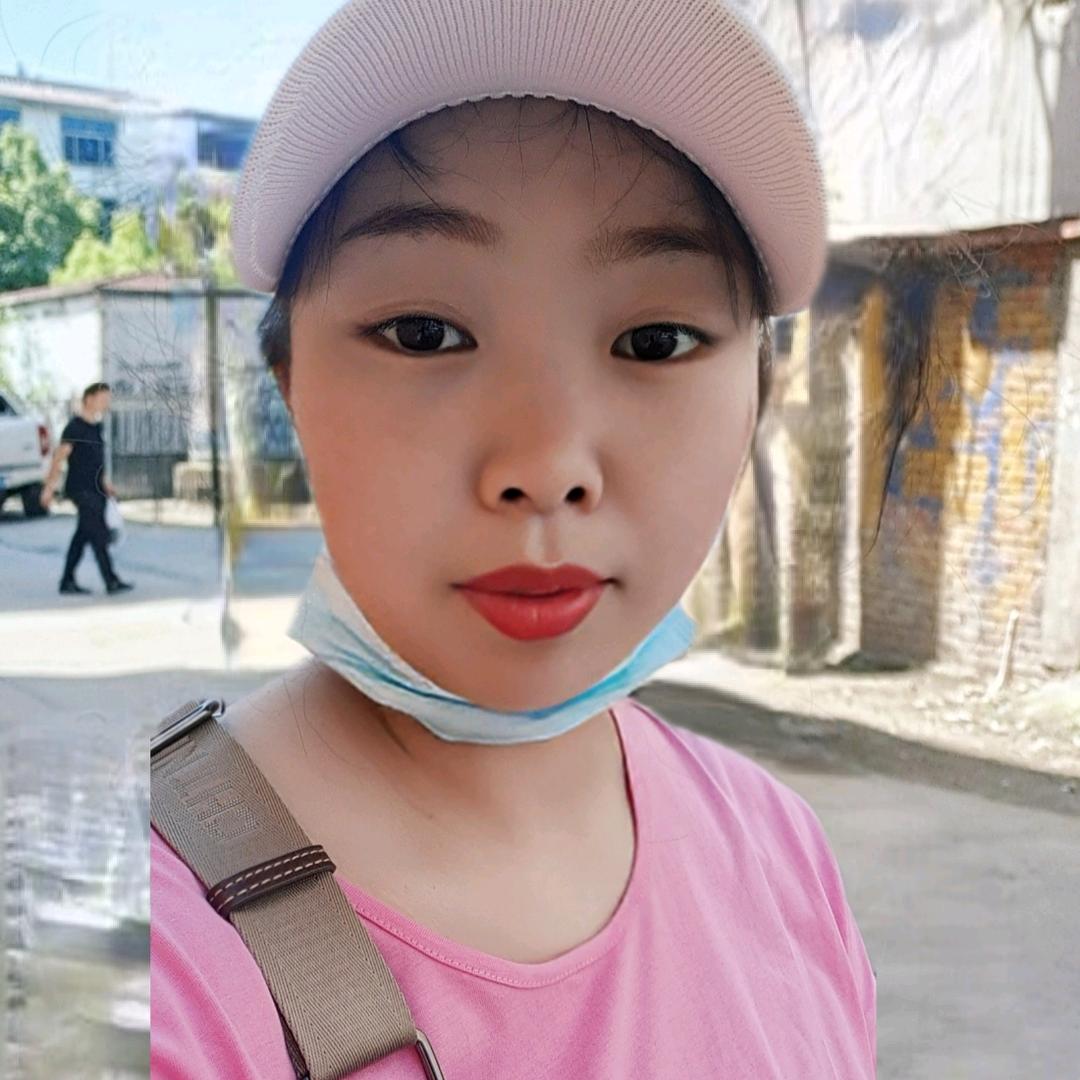 爱唠嗑的阿玉