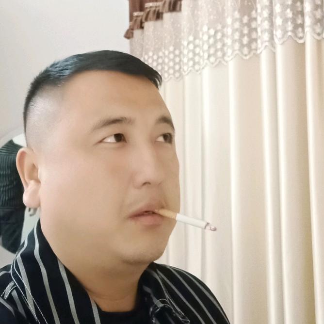 小  谭