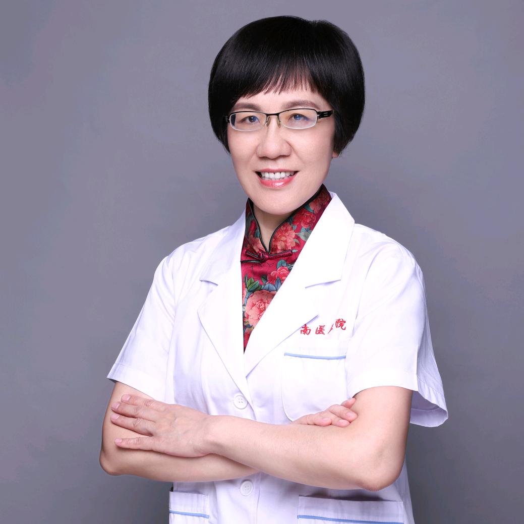 皮肤科周冼苡主任医师