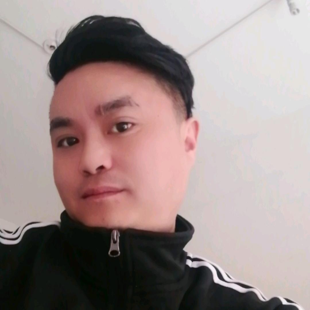 站在坟头指挥鬼