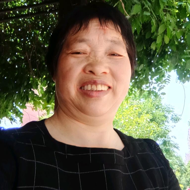 琼