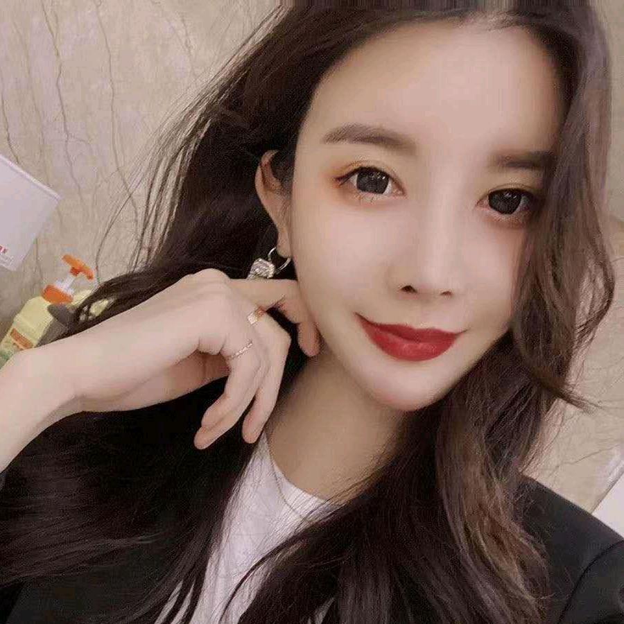义乌市妍妩服装商行.