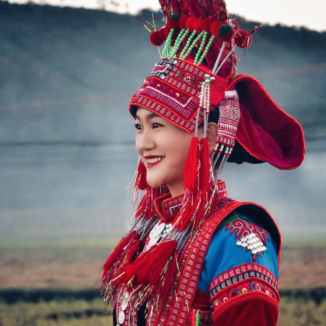 彝家姑娘念念