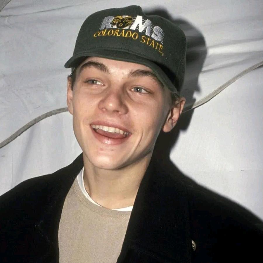 小雨睡够一天天