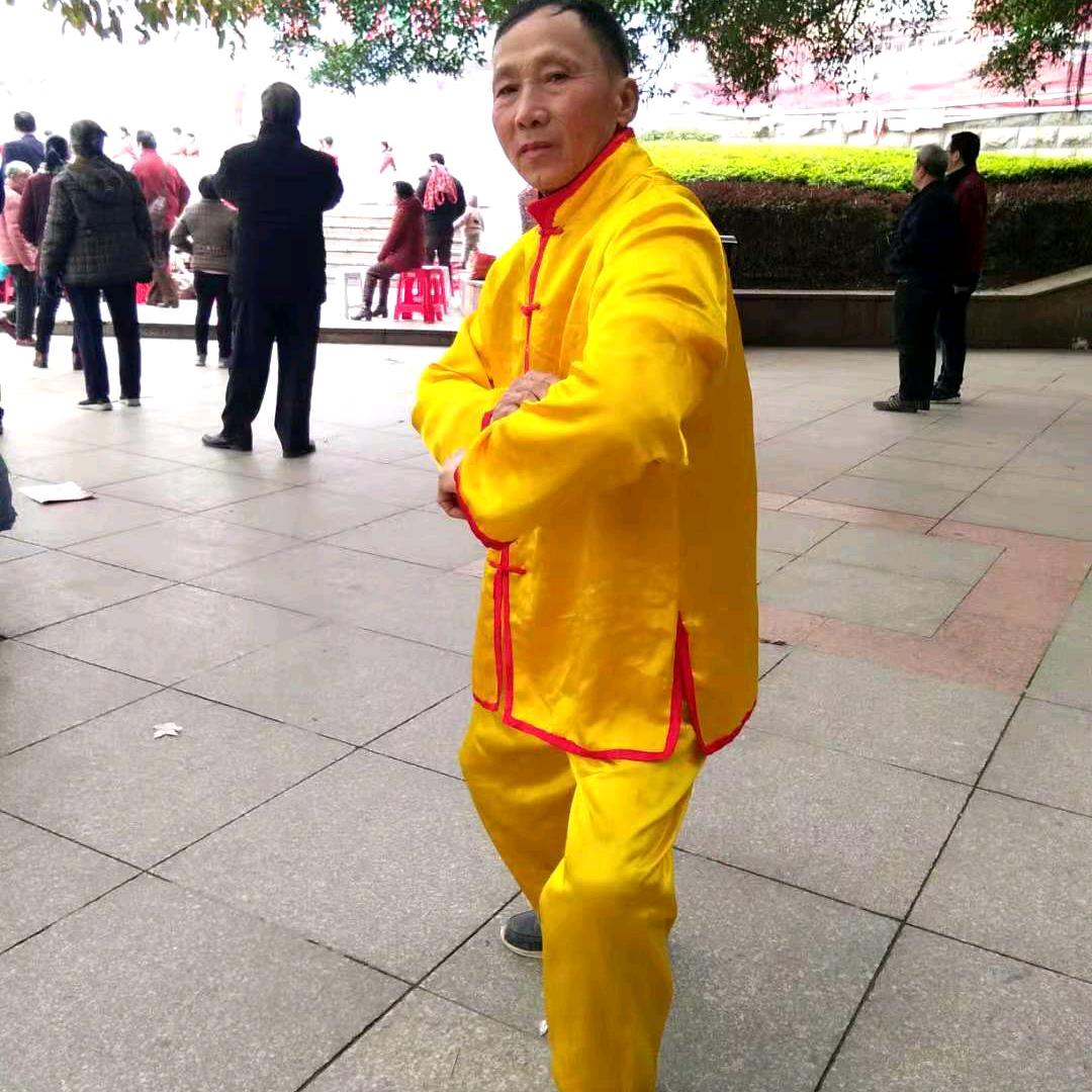 贺街唱歌人