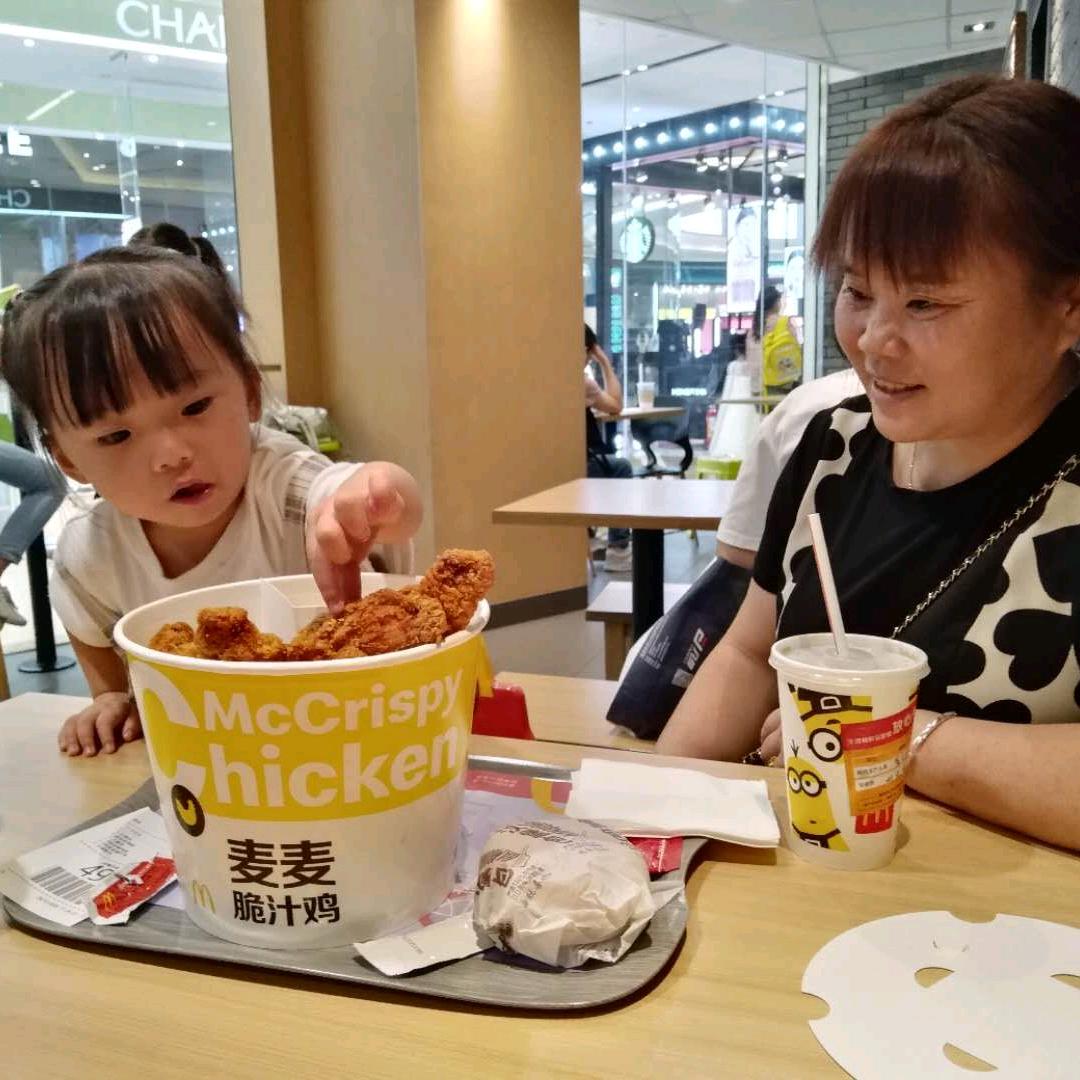 万大妈的幸福一家人😘