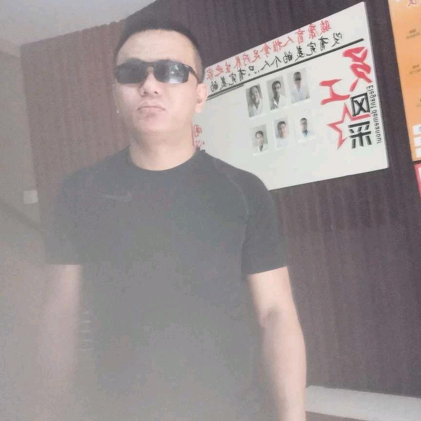 明伟