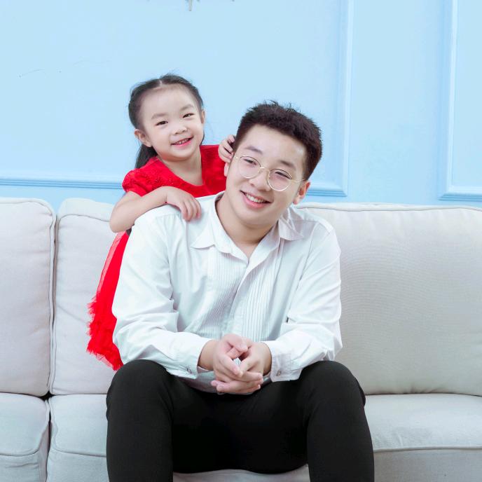 大朱哥和小朱妹