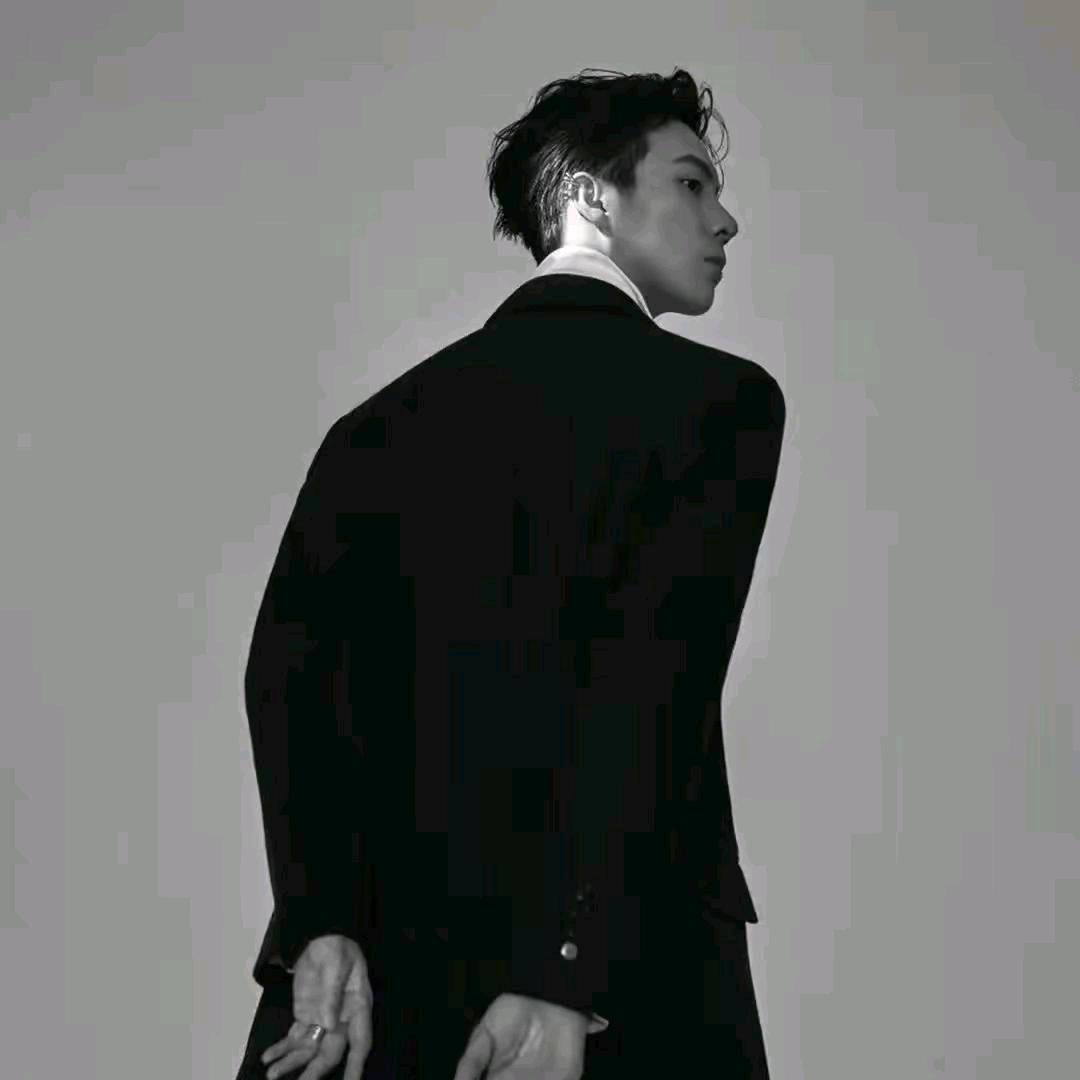 月