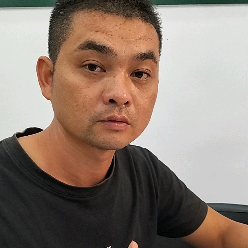 努力看少年