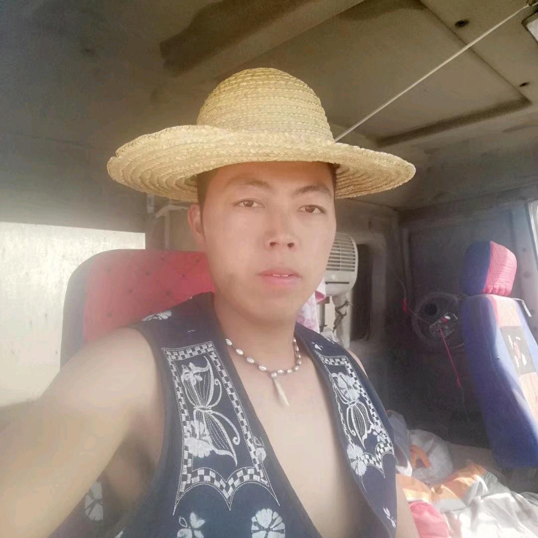 寡妇村杰哥，轮胎小哥