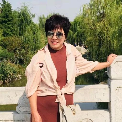 杨素霞 发展猪肉摊