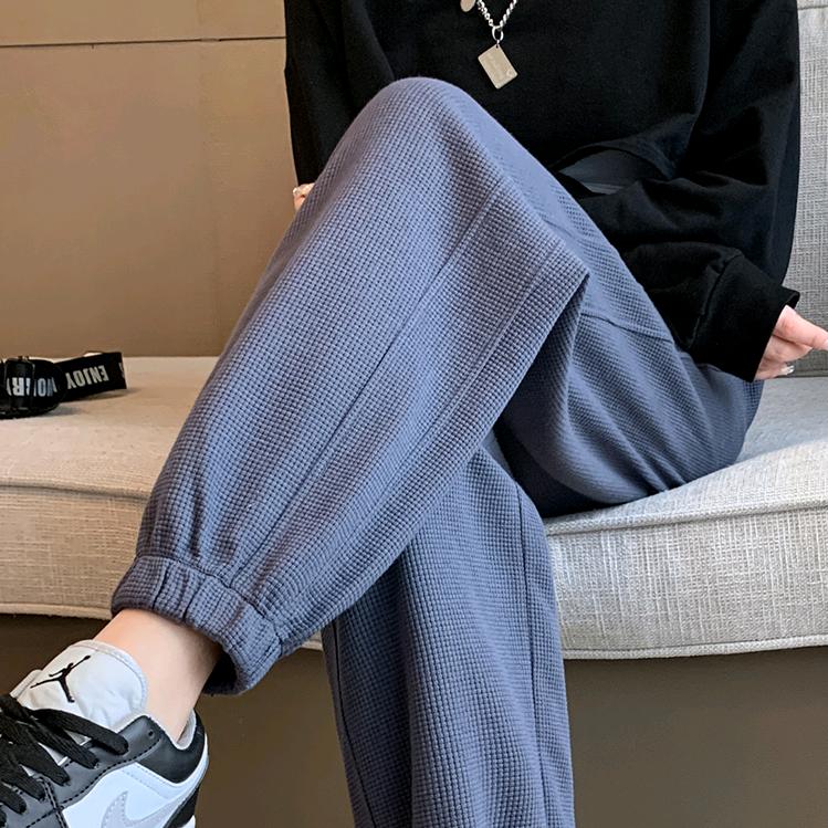 雅加美斯特高青立潮服装有限公司时尚专卖店