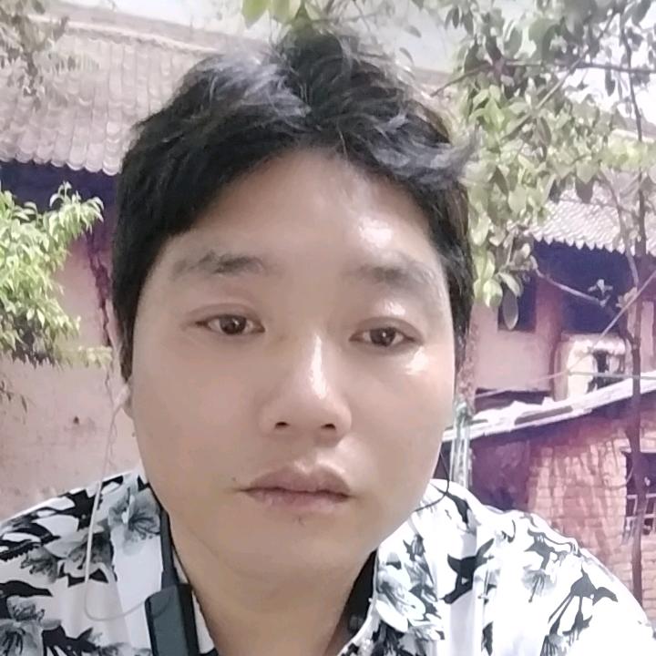 歌在云飞