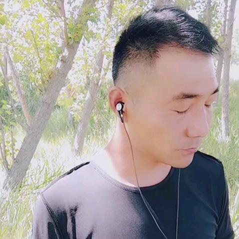 老王爱唱
