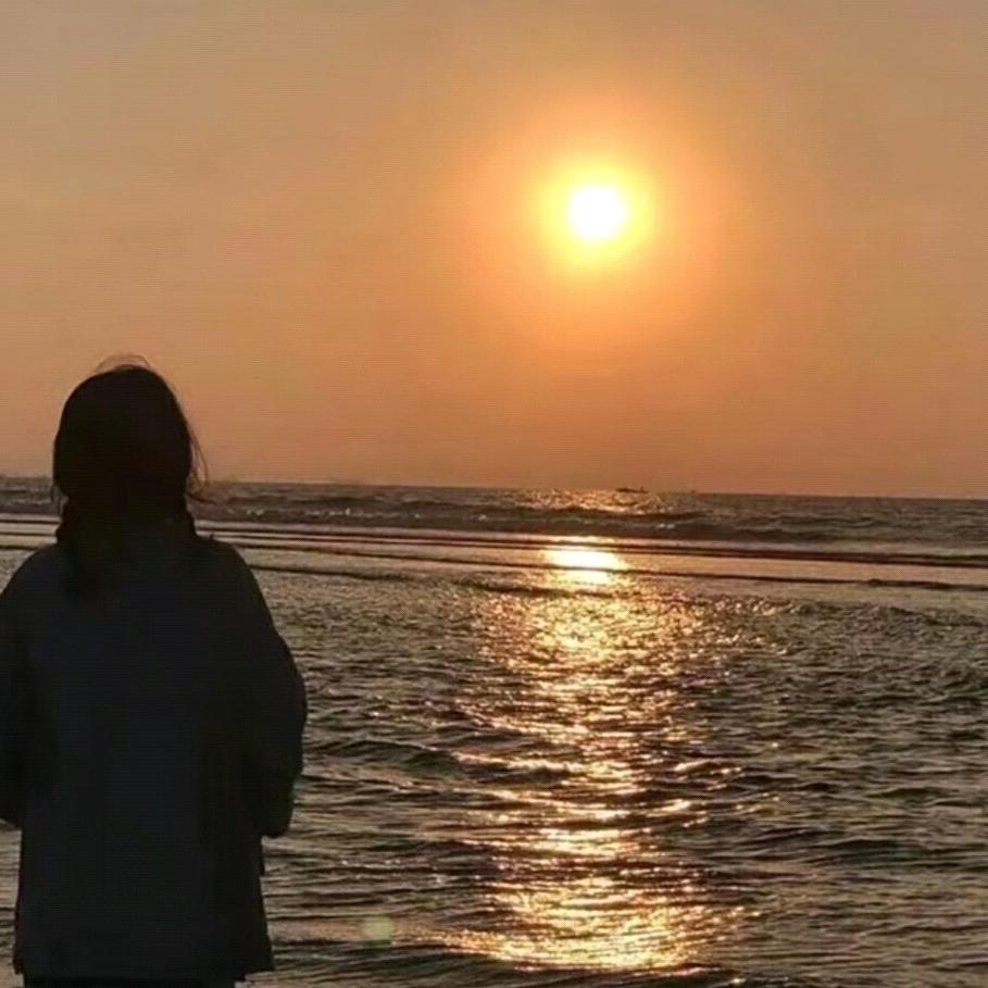 夕阳的背后