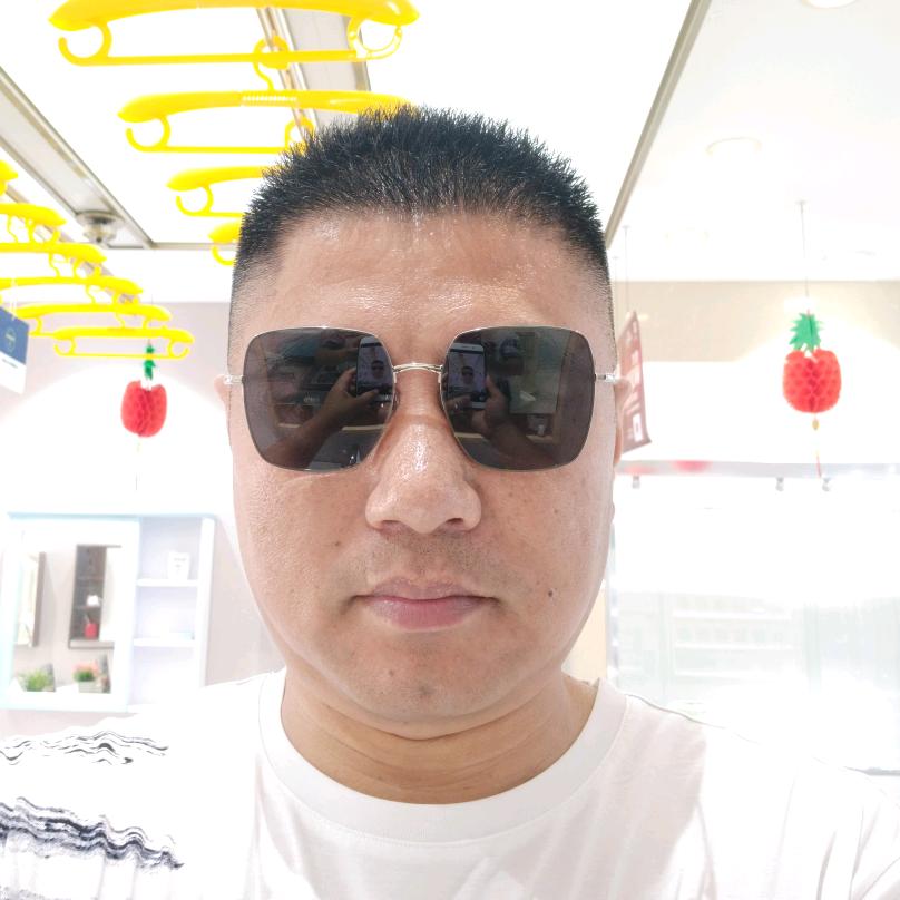 村口台球俱乐部