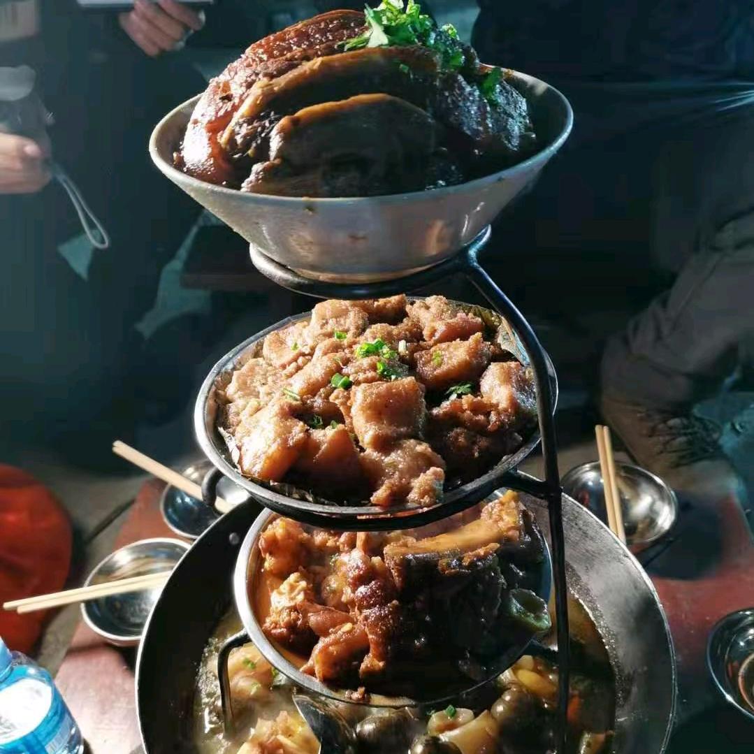 8颗牙齿  晒太阳～敬礼