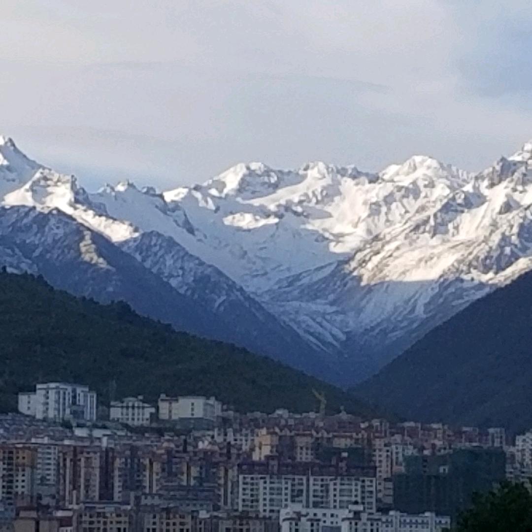 开着卡车去旅游