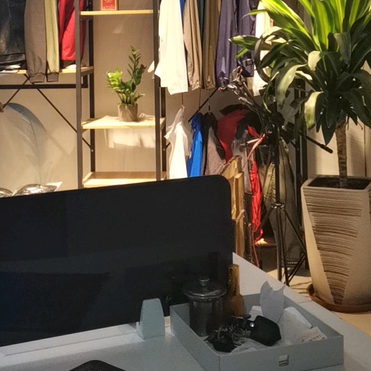 玄皓鞋服店