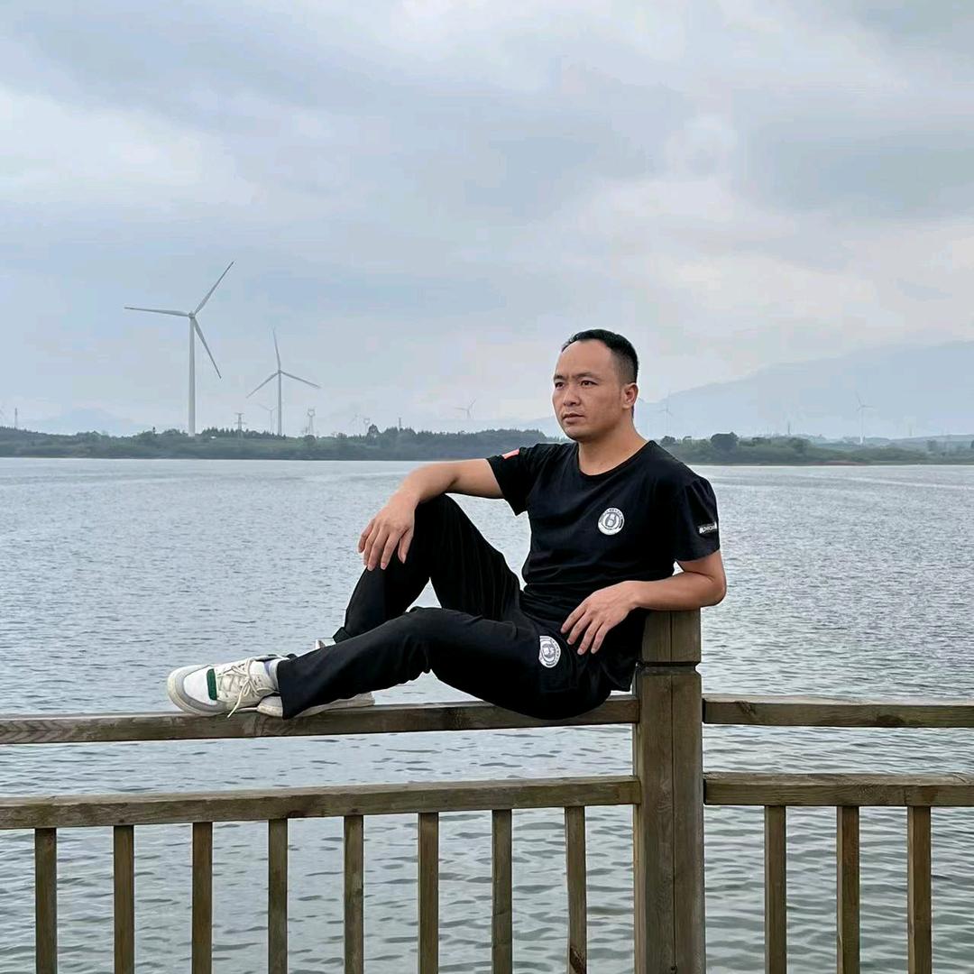 农村老蒙（家庭自用光伏安装）