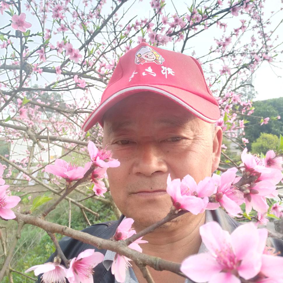 邓六哥:家宴厨师