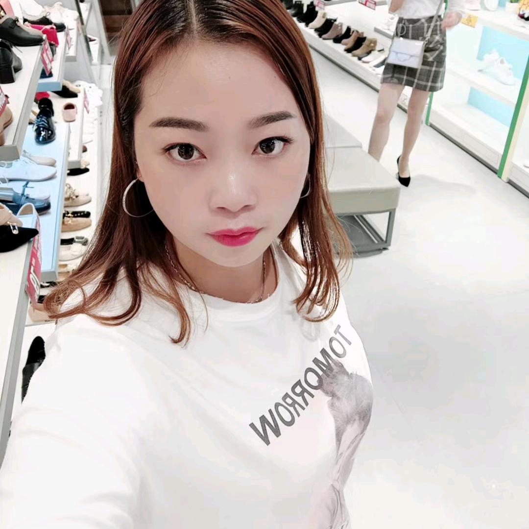 冯二妹，一个人带娃