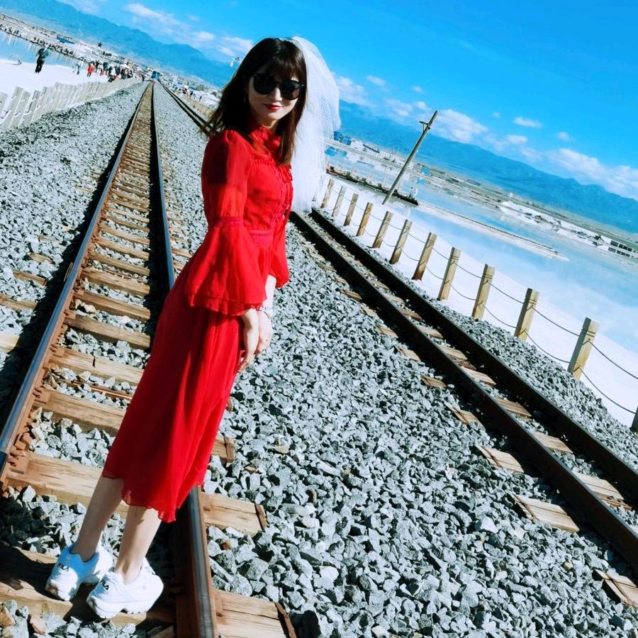 李菇凉