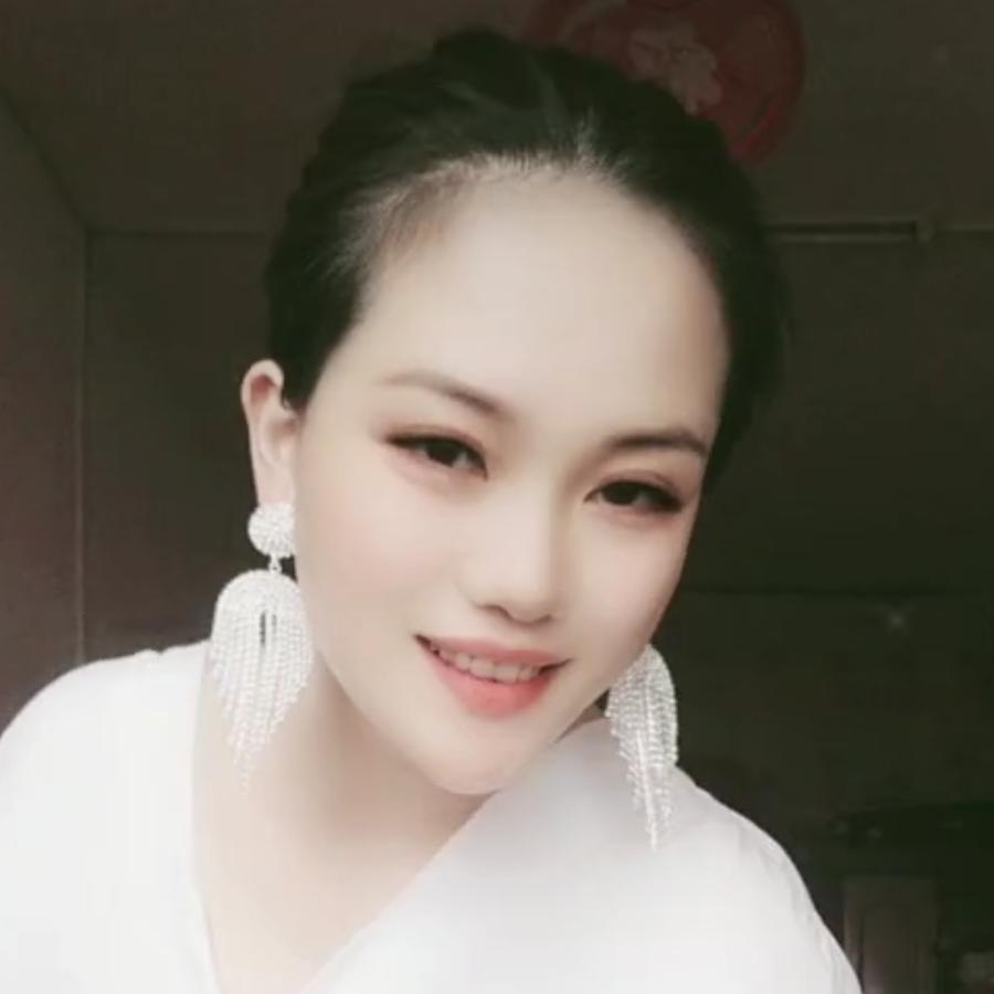傻女人家有四个宝贝儿女想有一个安安稳稳家