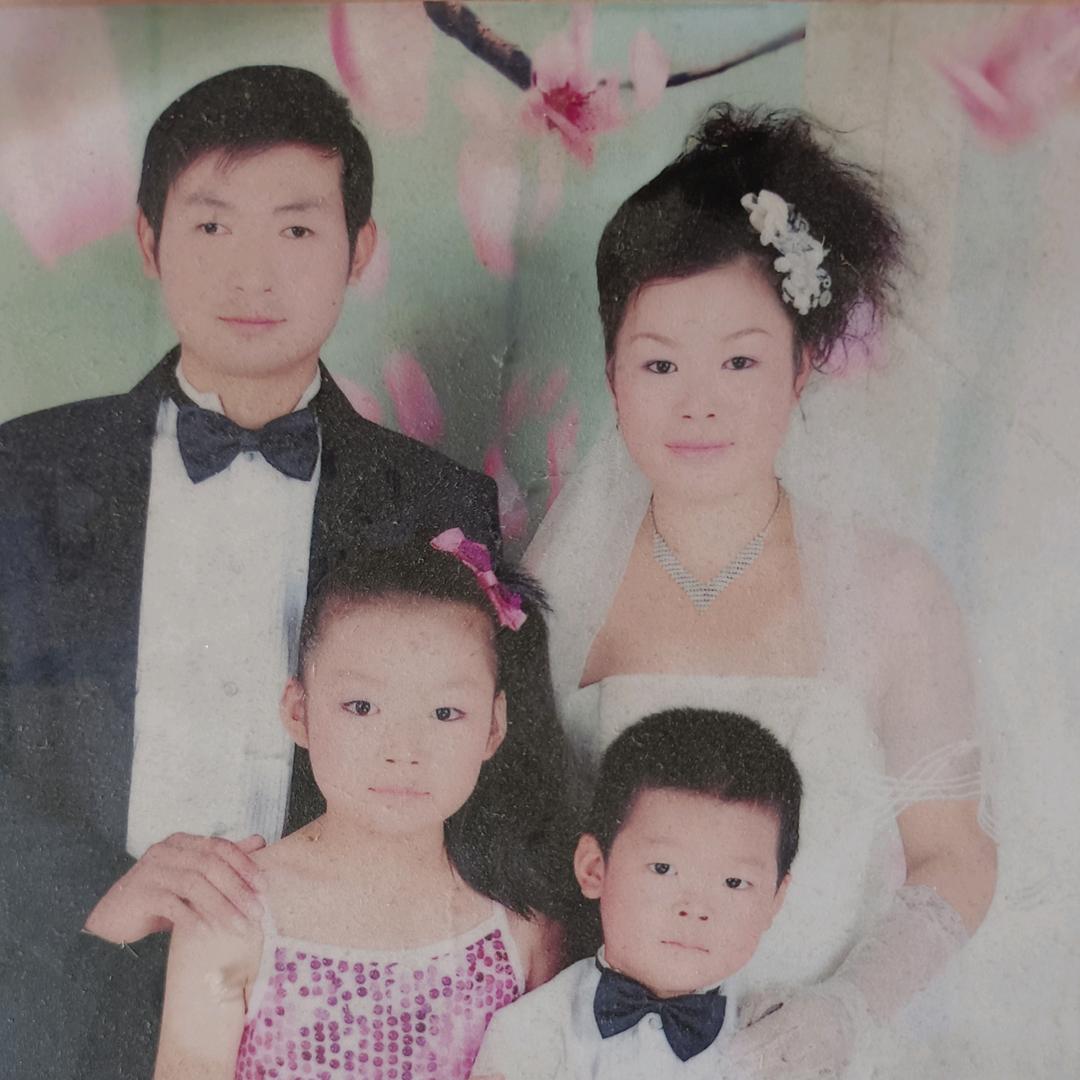 妍然一笑