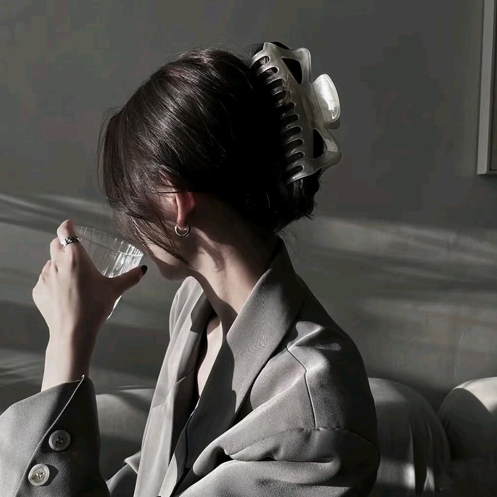 •不发脾气只发财ﾟ