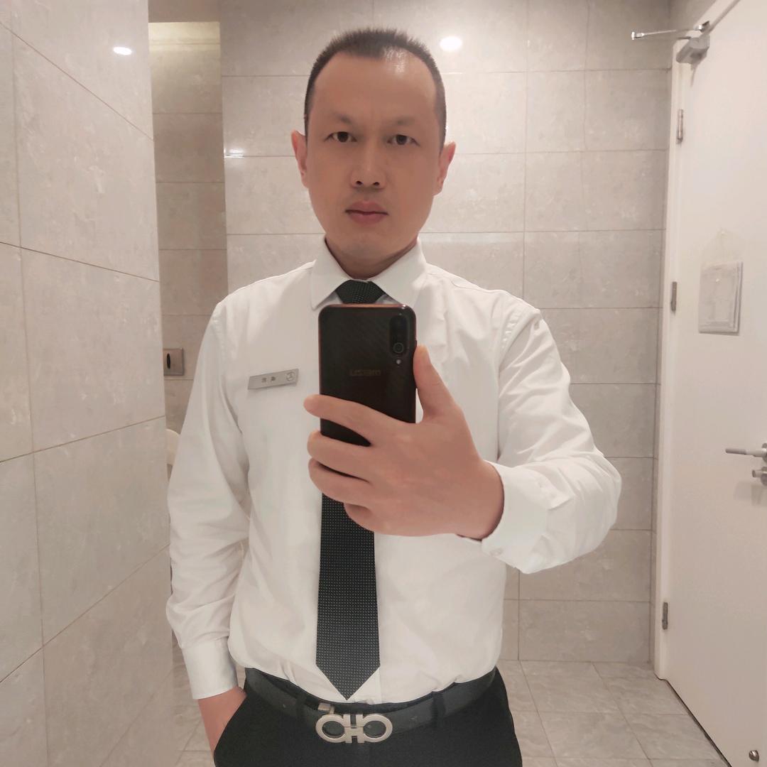 戚君