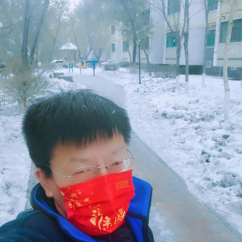 巴扎拍美女