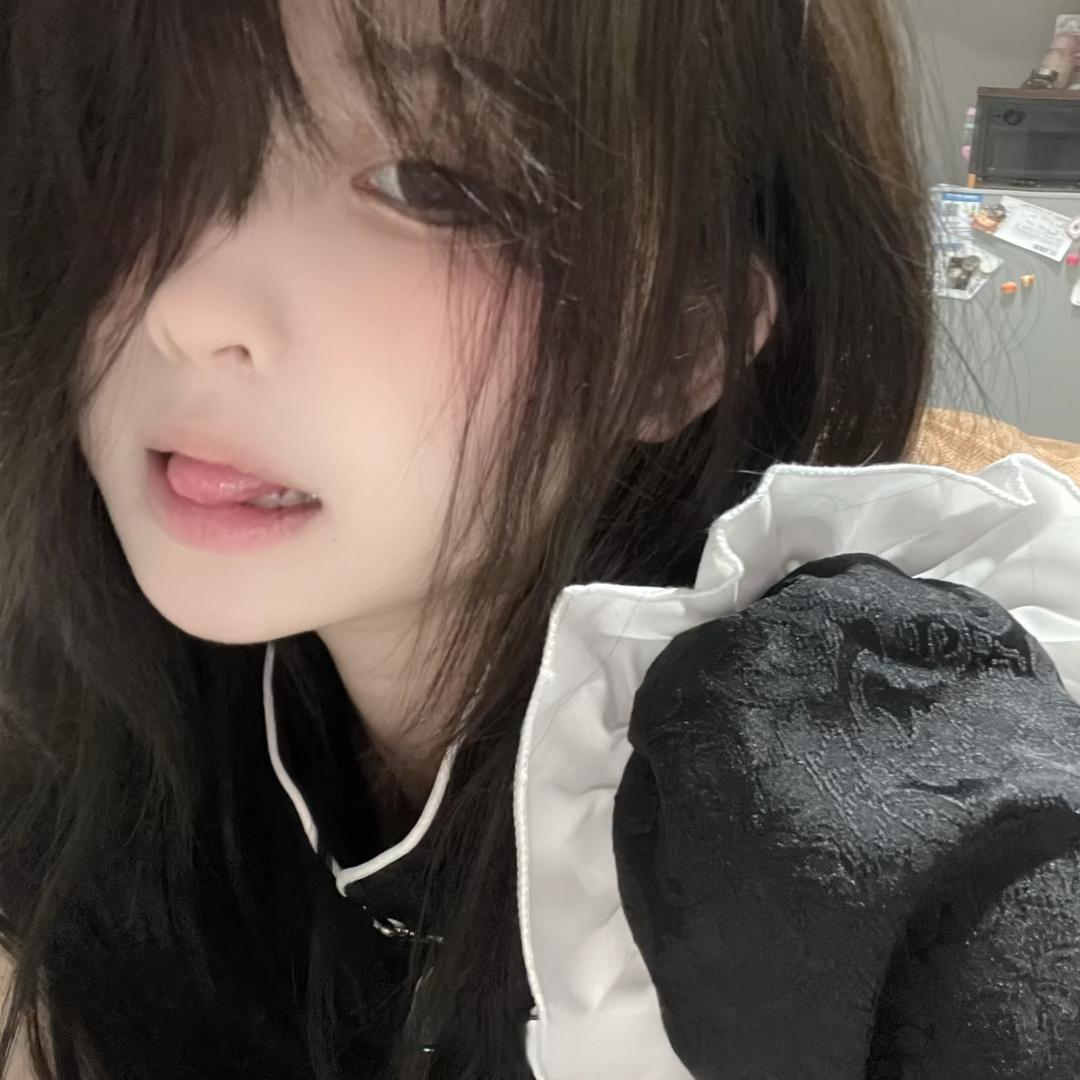 小ya亚❤️   ！𓆡𓆜𓆞❤️