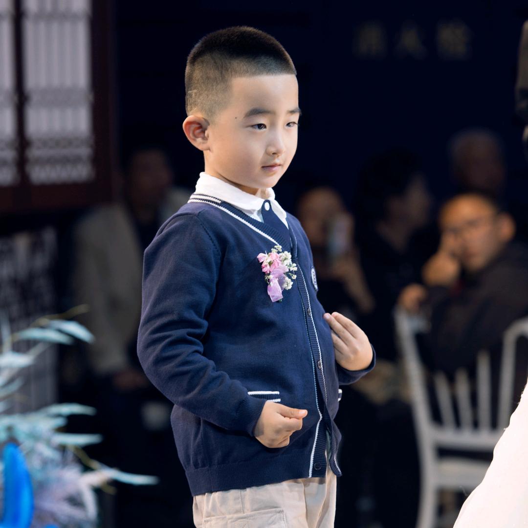 陪抻抻一起长大