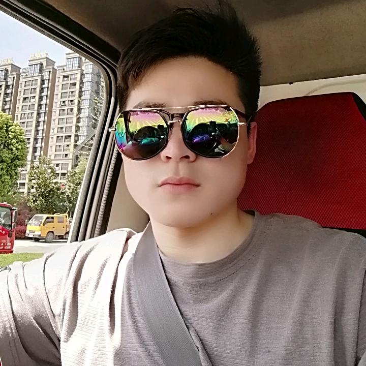 刘伟，