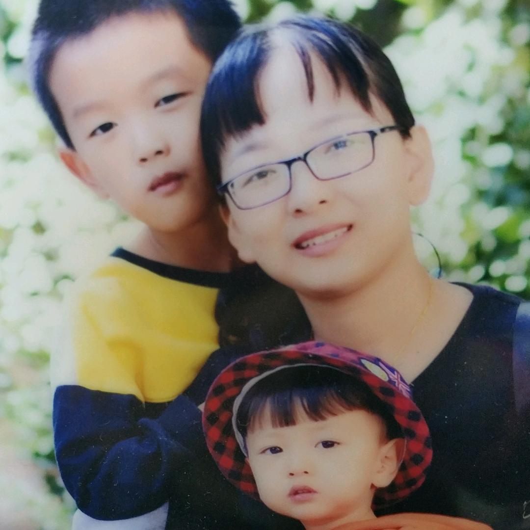 **小小虾**