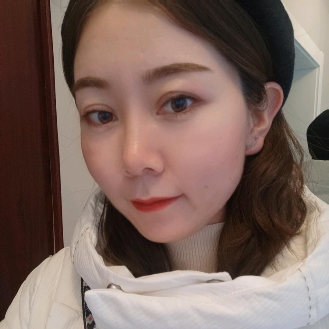 依依